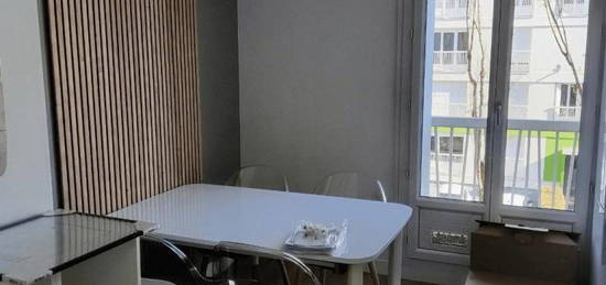 Studio meublée  à louer, 1 pièce, 11 m², Étage 2/–