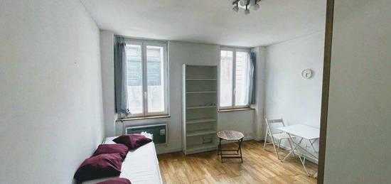 Loue Studio meublé 22m² à Viroflay - 2mn à pied de la gare de Viroflay rive gauche 740