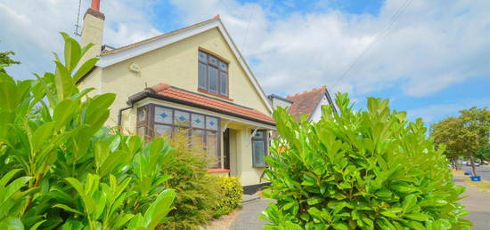 Detached bungalow to rent in Western Road, Leigh-On-Sea SS9