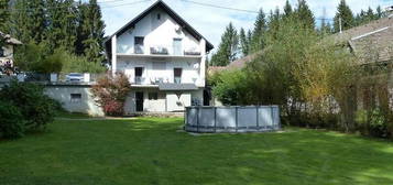 Zweifamilienhaus mit Charme: Idyllische Lage, moderne Ausstattung und hervorragende Anbindung