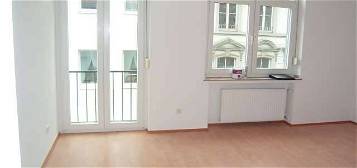 Helle 3-Zimmer Wohnung 89m² mit schöner Terrasse - direkte Innenstadtlage Krefelds