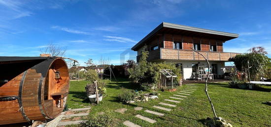 TRAUMAUSSICHT MIT BERGPANORAMA, WELLNESSOASE IM GARTEN UND EINEM EIGENEN WEINKE…