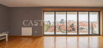 Apartamento T4+1 duplex em Matosinhos Sul