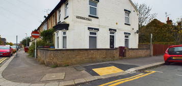 Maisonette for sale in Valentia Road, Reading, Reading RG30