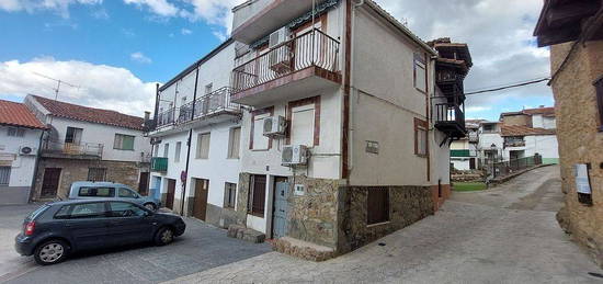 Casa en plaza Portillo de la Viña en Casas del Castañar