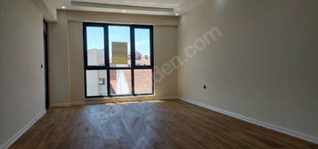 YILDIZ EMLAK'DAN ZİNCİRLİKUYU MAHALLESİNDE 170m² 3+1 DAİRE