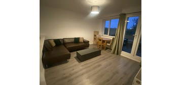 3 bed flat to rent