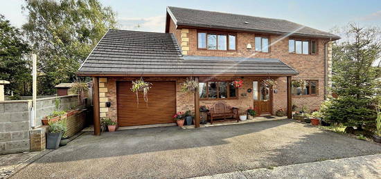 4 bed detached house for sale