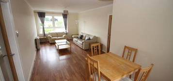 3 bed flat to rent