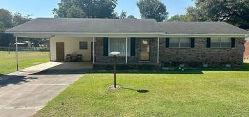 1602 Granvue Dr, Stuttgart, AR 72160