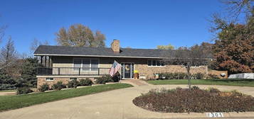 301 E  11th St, Ellsworth, KS 67439