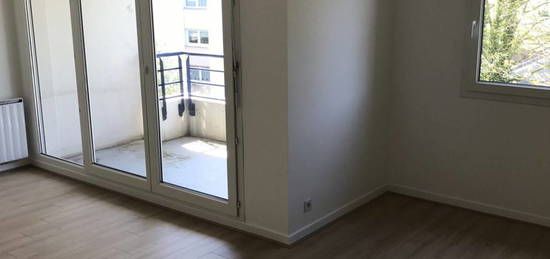 Appartement  à louer, 3 pièces, 2 chambres, 75 m²