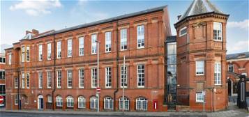 Flat to rent in Charles House, Park Row, City Centre, Nottinghamshire NG1