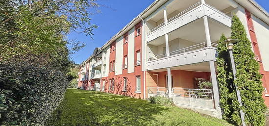 Appartement T2 lumineux avec jardin clos et parking privé