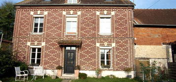 La Chapelle Longueville - Maison ancienne avec dépendances