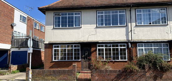 Flat to rent in South Primrose Hill, Chelmsford, Essex CM1