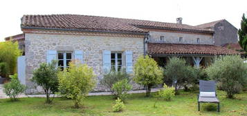 Aux portes de Lectoure, jolie maison de campagne (215 m2), 6 pièces, sur terrain clos de 6 700 m2 à vendre