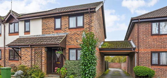 End terrace house to rent in Sandringham Road, Petersfield, Hampshire GU32