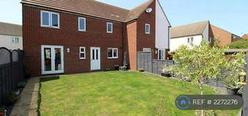 3 bedroom semi-detached house