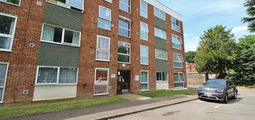 Flat for sale in Deborah Close, Isleworth TW7