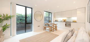 Flat to rent in Latitude House, Primrose Hill NW1