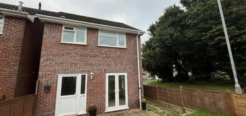 3 bedroom detached house