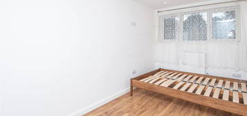 Room to rent in Dalvina Place, Hodge Lea, Milton Keynes MK12