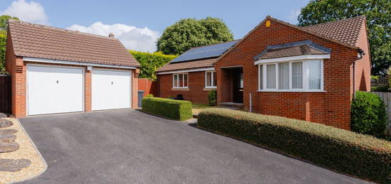 3 bed detached bungalow for sale