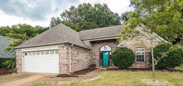 175 Village Dr E, Oakland, TN 38060