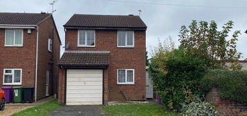 3 bed detached house to rent