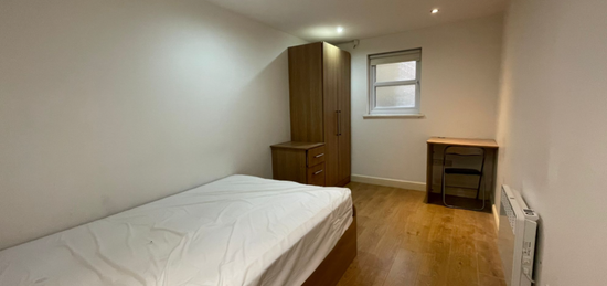 1 bedroom flat share