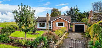 2 bed detached bungalow for sale