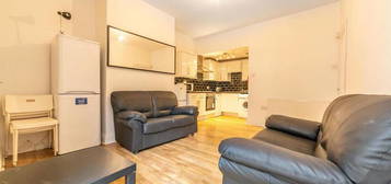 3 bedroom flat to rent