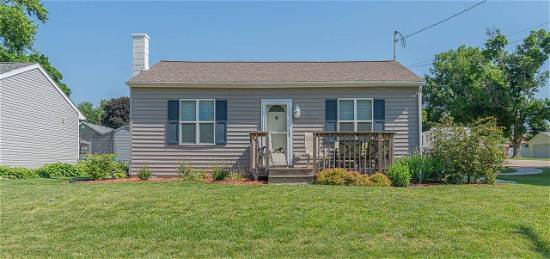 1203 Wisconsin St, Le Claire, IA 52753
