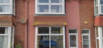 Terraced house to rent in Avondale Road, Eastbourne BN22