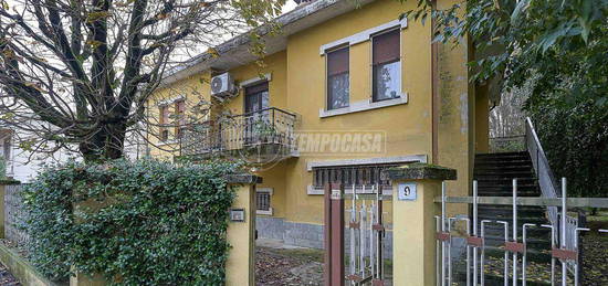 Villa Unifamiliare a Monticelli d'Ongina 4 locali