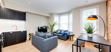 Flat to rent in Princes Crescent, Brighton BN2