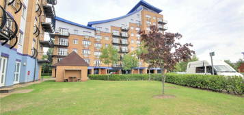 Flat to rent in Luscinia View, Napier Road, Reading, Berkshire RG1