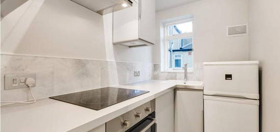 Flat to rent in Danbrook Road, London SW16