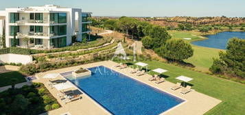 VISTAS PARA O GOLFE DE TAVIRA APARTAMENTO DE 2 QUARTOS EM MONTE REI GCC