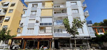 İZMİR-AYDIN CADDESİ ÜZERİNDE SATILIK 2+1 GENİŞ DAİRE