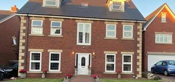 7 bedroom detached house