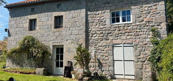 Maison (ancienne ferme authentique) - 130 m2 habitables - 1 000 m2 de terrain