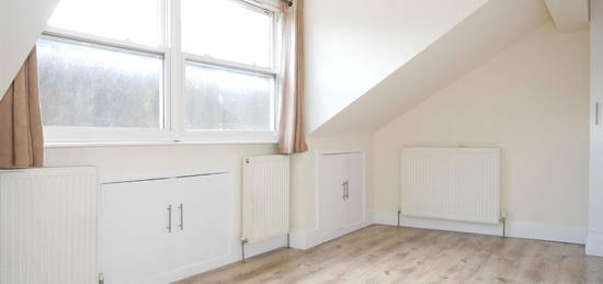 Flat to rent in Newington Green Road, London N1