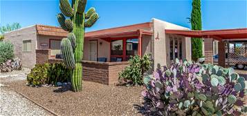211 N Cactus Loop, Green Valley, AZ 85614