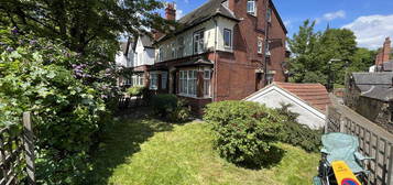 7 bedroom semi-detached house to rent