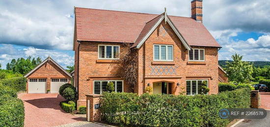 4 bedroom detached house