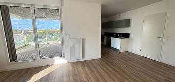 LOCATION T4 - 3 chambres - stationnement - terrasses