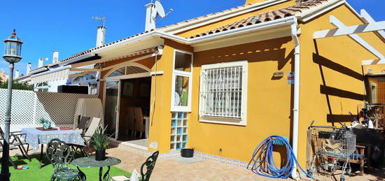 Chalet adosado en venta en calle Victor Villanueva s/n