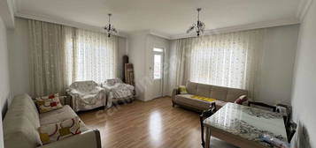 LIFE GAYRİMENKULDEN 3+1 CADDE ÜZERİ FIRSAT DAİRE !